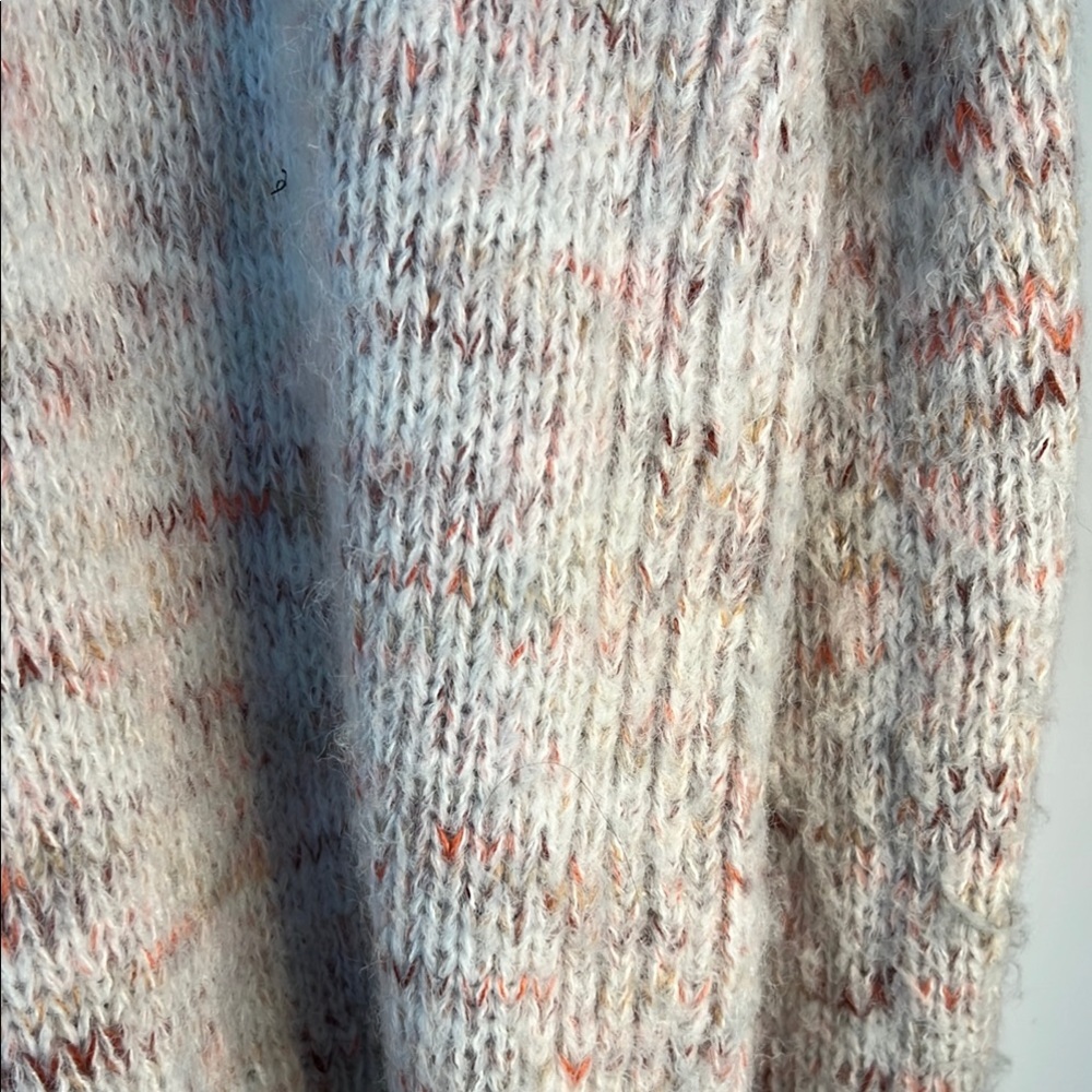 Universal Thread V-Neck Crop Sweater in White and Pink Hues - Picture 7 of 7